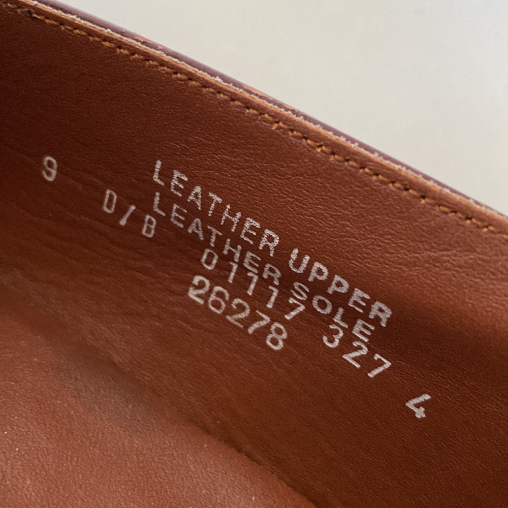 One pair of brown Bostonian Classic Dress Shoes with tassel - Picture 4 of 11